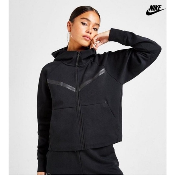 Nike Women’s Tech Fleece Windrunner - Picture 1 of 7